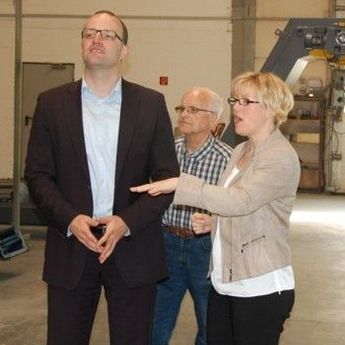 MdB Jens Spahn besucht AXA Maschinen und Armaturen GmbH & Co. KG